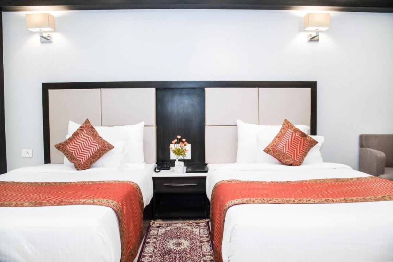 Hotel Platinum Shravasti Katra  Luaran gambar