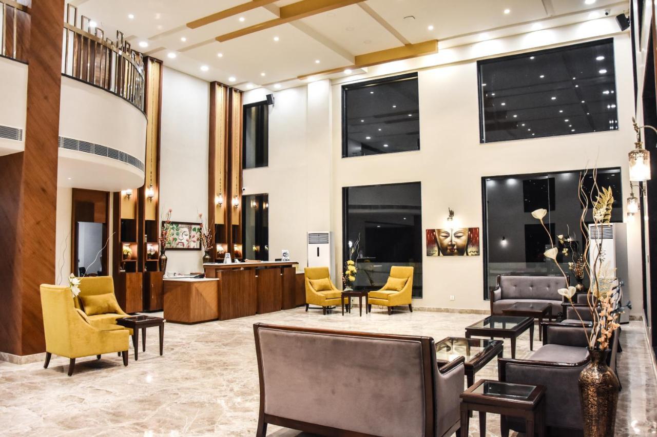 Hotel Platinum Shravasti Katra  Luaran gambar