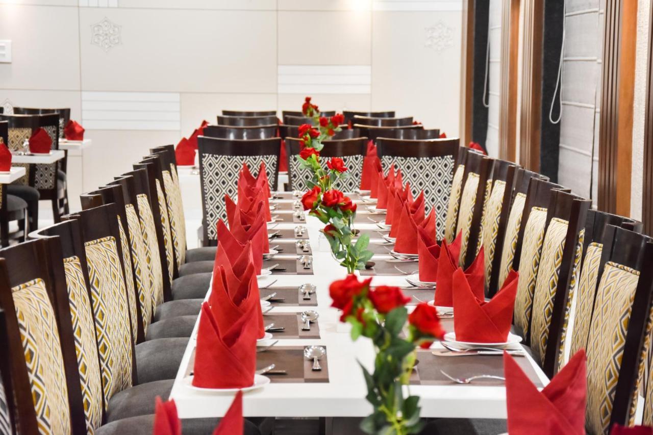 Hotel Platinum Shravasti Katra  Luaran gambar