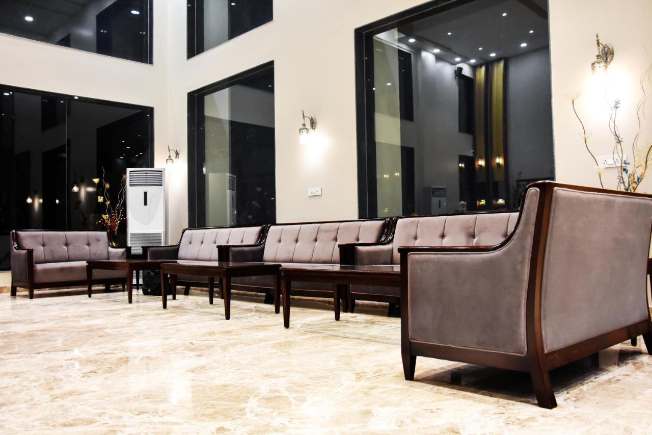 Hotel Platinum Shravasti Katra  Luaran gambar