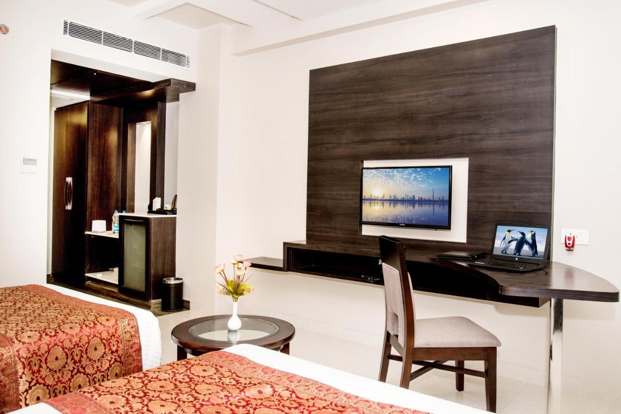 Hotel Platinum Shravasti Katra  Luaran gambar