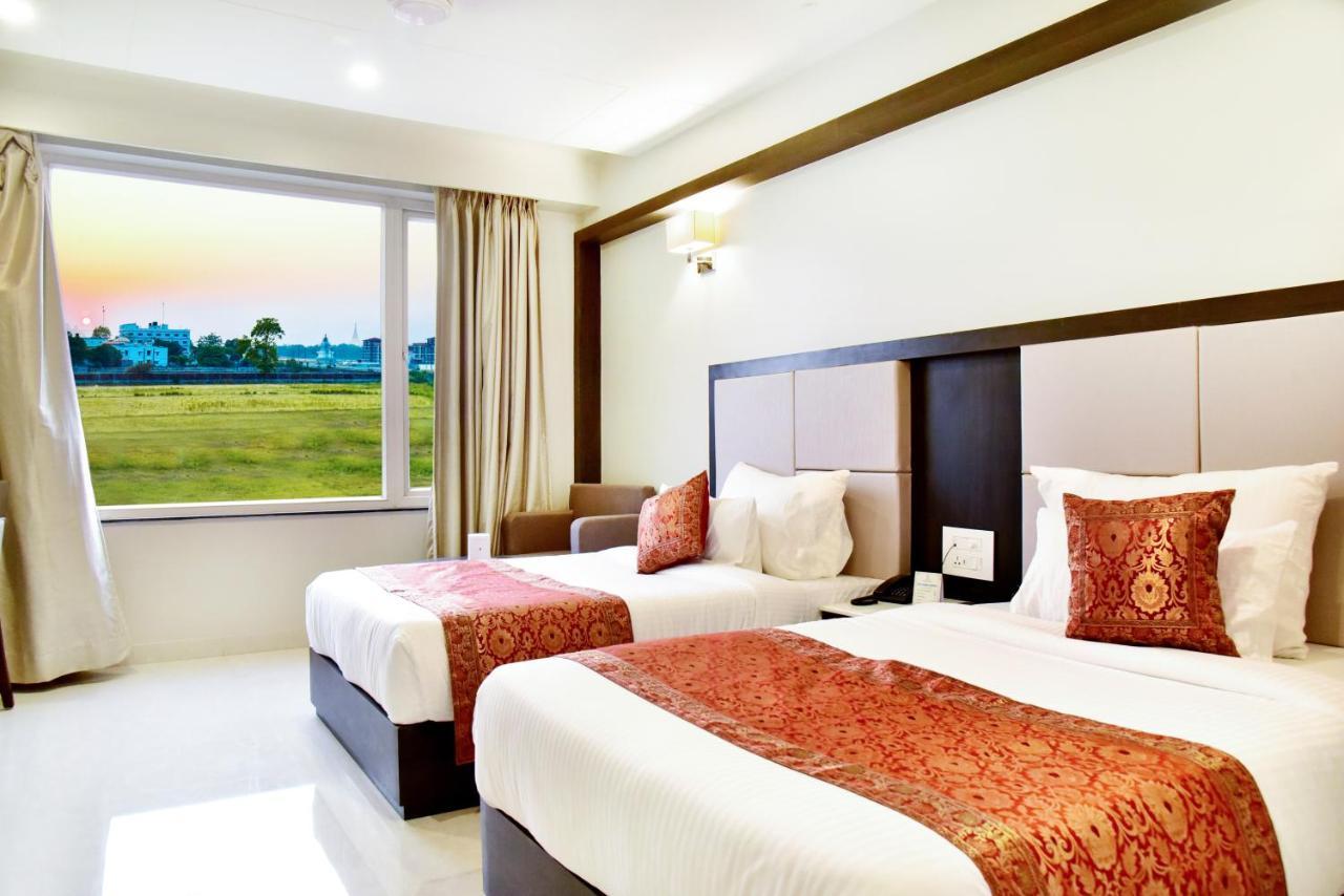 Hotel Platinum Shravasti Katra  Luaran gambar