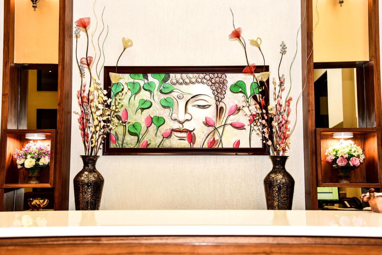Hotel Platinum Shravasti Katra  Luaran gambar
