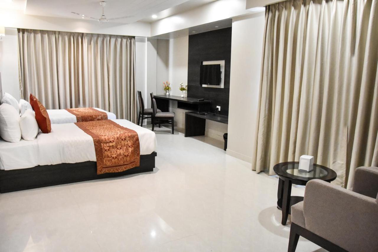 Hotel Platinum Shravasti Katra  Luaran gambar