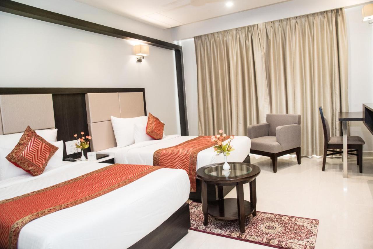 Hotel Platinum Shravasti Katra  Luaran gambar