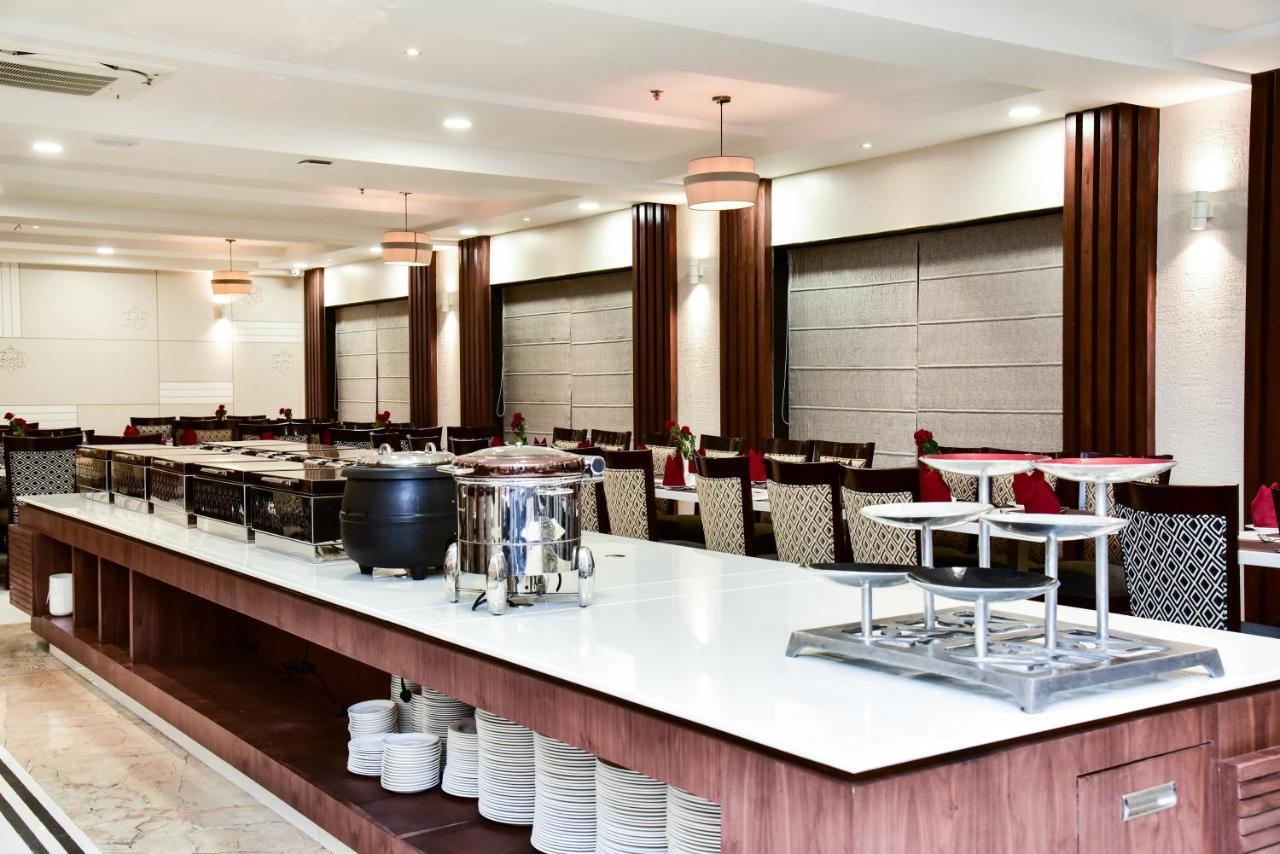 Hotel Platinum Shravasti Katra  Luaran gambar