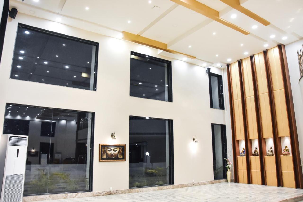 Hotel Platinum Shravasti Katra  Luaran gambar