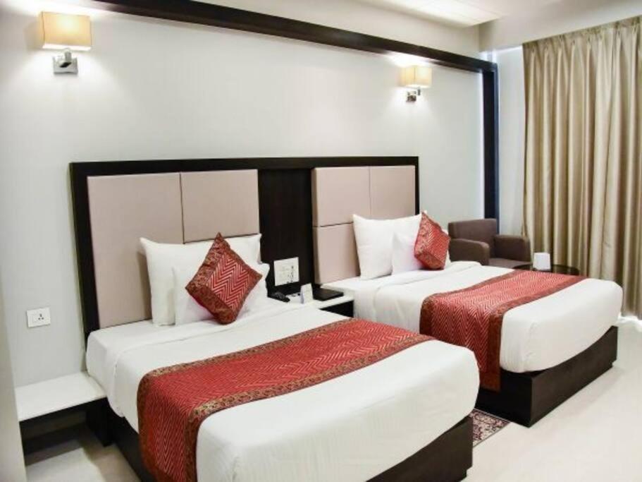 Hotel Platinum Shravasti Katra  Luaran gambar