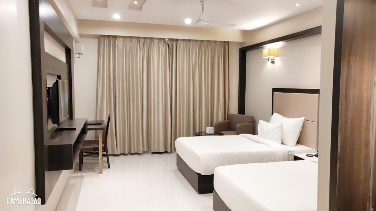 Hotel Platinum Shravasti Katra  Luaran gambar